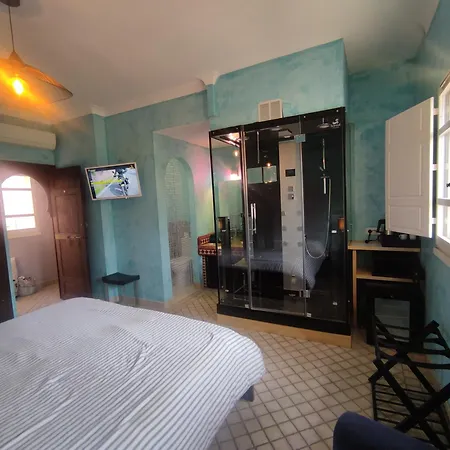 3, 3 Couple Only Au Village Naturiste Hotel typu riad